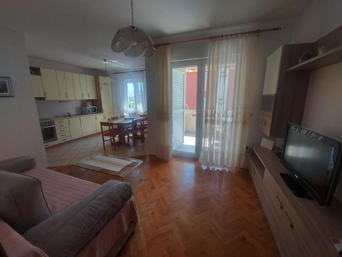 Ive Apartament *